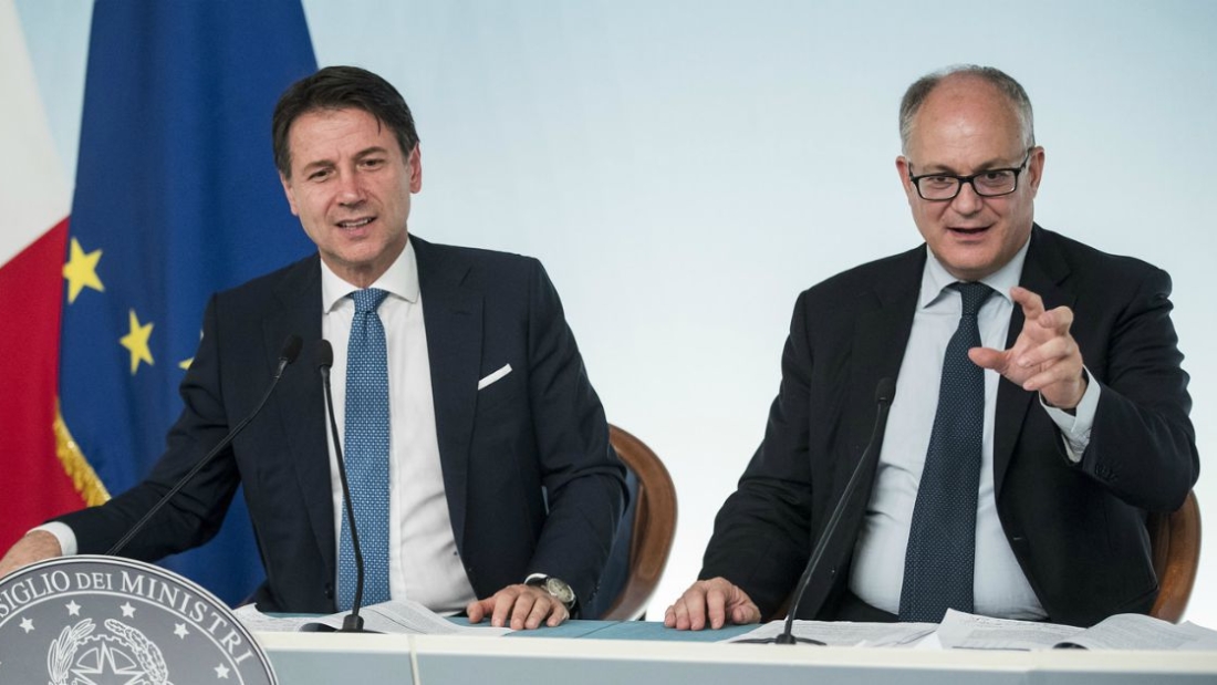 Foto Roberto Monaldo / LaPresse
30-09-2019 Roma
Politica
Palazzo Chigi - Consiglio dei Ministri
Nella foto Giuseppe Conte, Roberto Gualtieri

Photo Roberto Monaldo / LaPresse
30-09-2019 Rome (Italy)
Chigi palace - Council of Ministers
In the pic Giuseppe Conte, Roberto Gualtieri